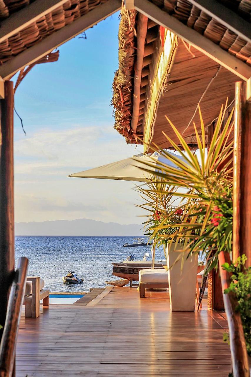 Tides Reach Resort Matei Exterior photo